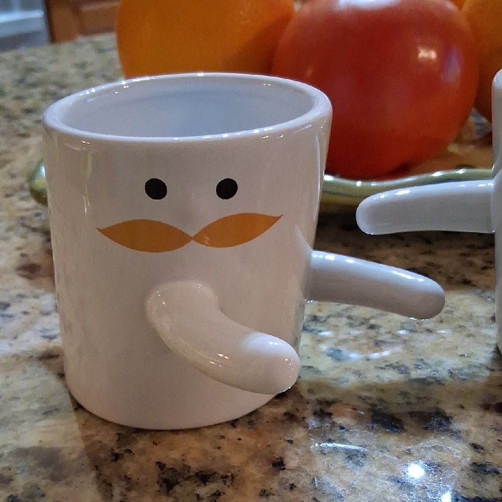 Adorable White Hugging Mugs Set. Rare Find. Super Cute!! - Picture 3 of 12